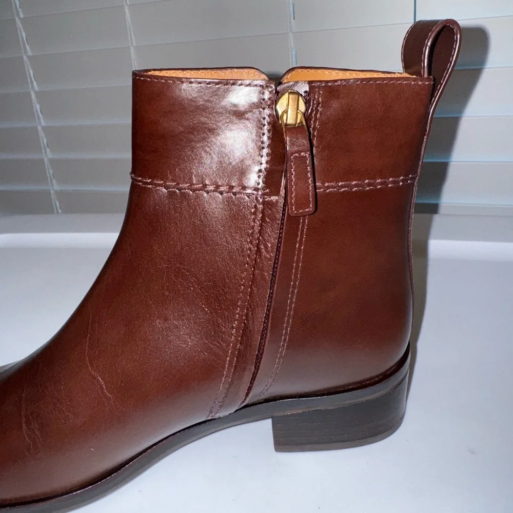 Tory Burch Everly brown logo ankle boots 6